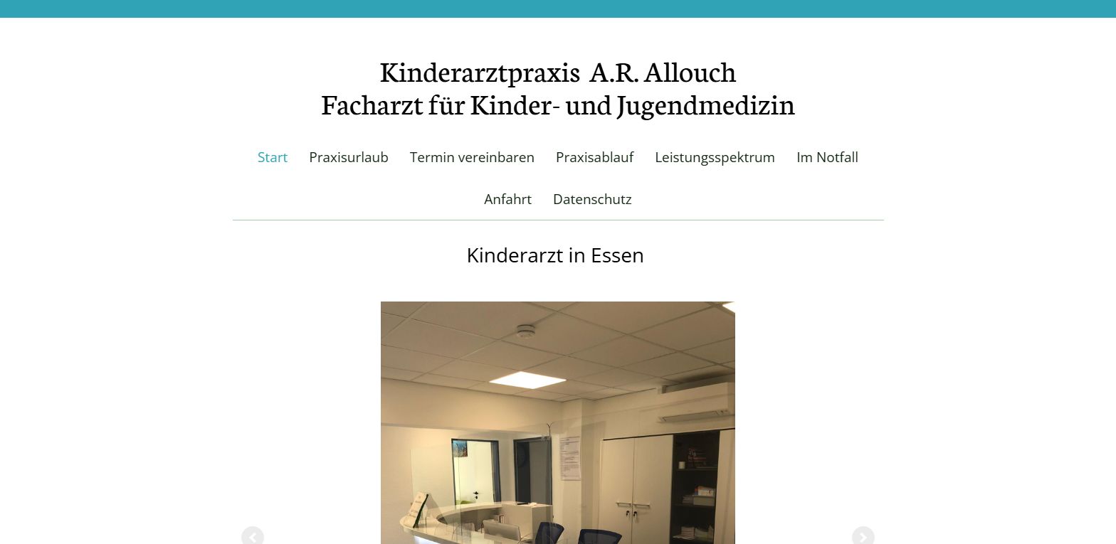 Dieselbe Praxis vorher: schmale Spalte, kleine Schrift, kein Anrufknopf